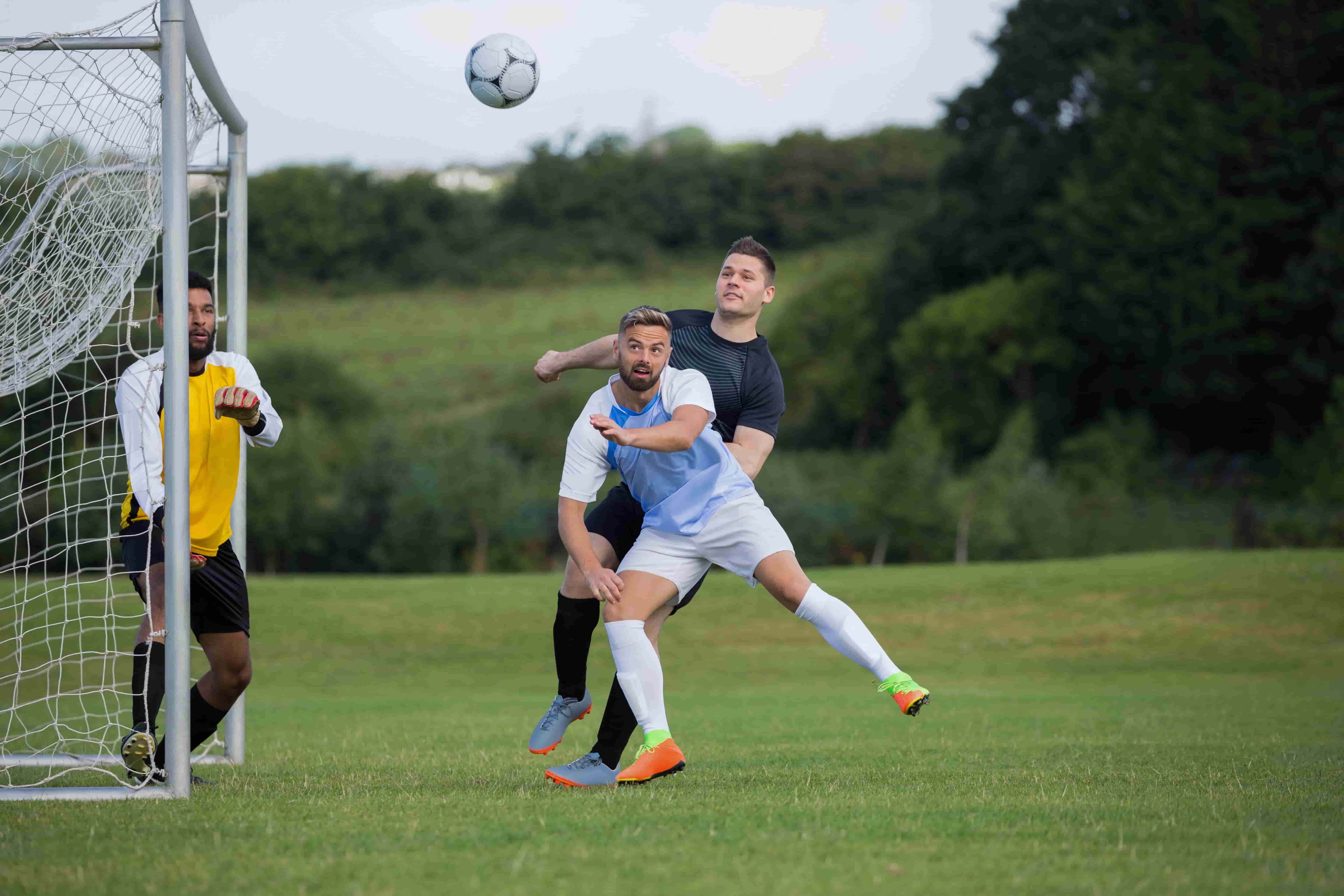 Les techniques de défense essentielles dans les jeux de football